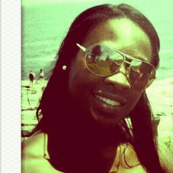 Meet your Posher, Cassandra - Picture 1 of 1